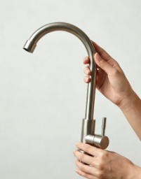 Single-Hole Quick-Install 360° Rotating Kitchen Hot and Cold Faucet